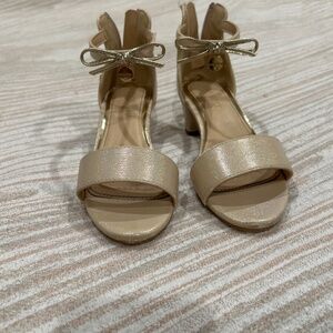 Girls shoes